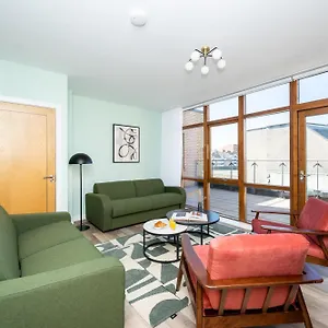 Aparthotel Staycity Augustine
